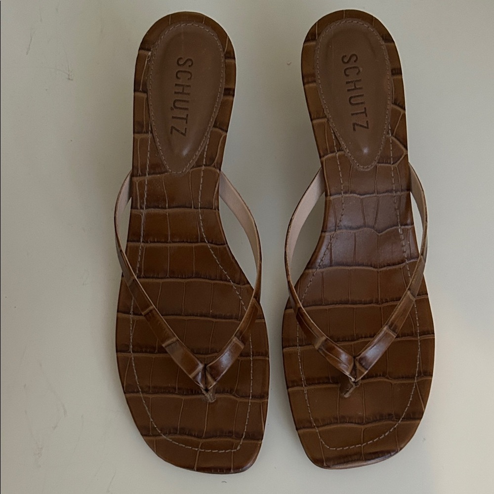 SCHUTZ Brown Croc-Embossed Leather Thong Sandals Sz 7.5